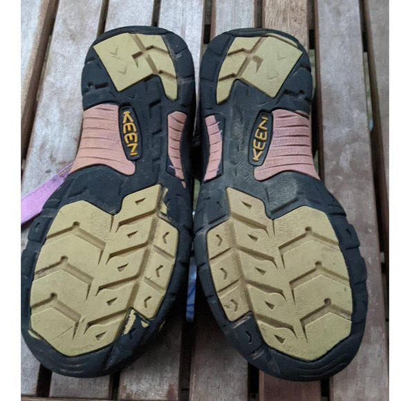 Keen Women's Newport H2 Hiking Sandal size 6  pink and gray - Picture 8 of 9